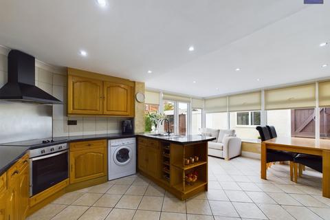 101 Dunelt Road, Blackpool, FY1 6LU