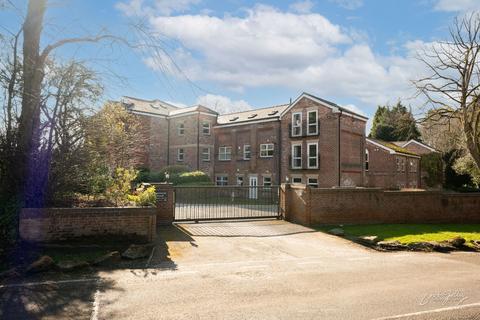 2 bedroom apartment for sale, Torkington Manor, Torkington Road, Hazel Grove, Stockport SK7 6PR