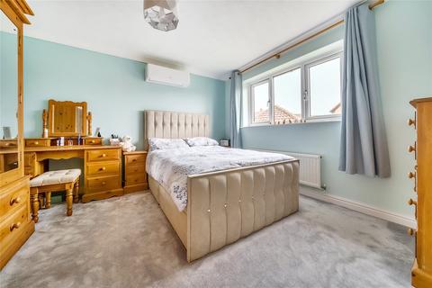 13 Bartholomew Close, Walton Park, Milton Keynes, MK7 7HH