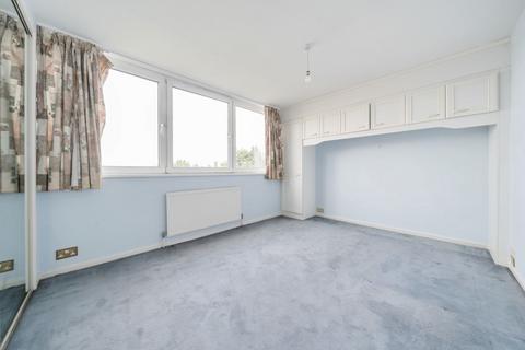 18 Nichols Green, London, W5 2QU