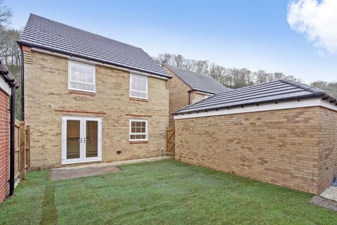 4 bedroom detached house to rent, Willows Walk, Oughtibridge, Sheffield, South Yorkshire, S35