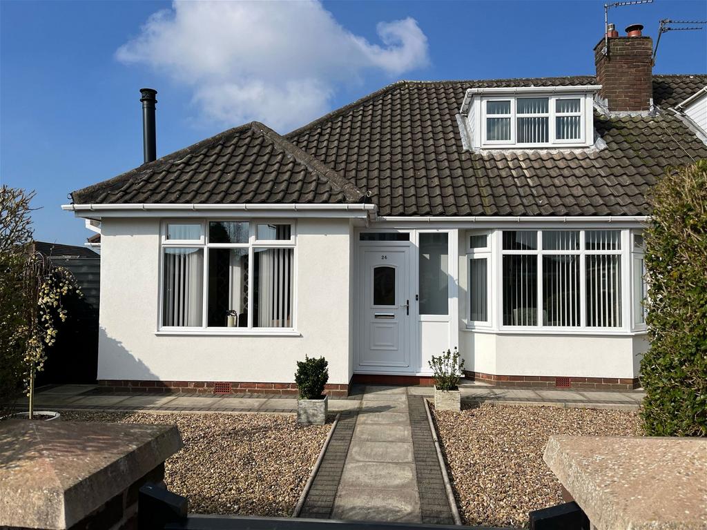 THE SERPENTINE, AUGHTON, L39 6RW 2 bed semidetached bungalow £365,000