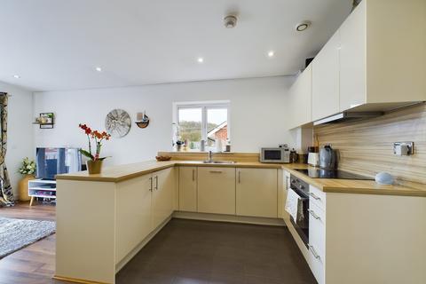 2 bedroom apartment for sale - Sierra Road, High Wycombe