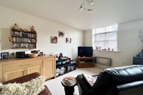1 bedroom flat for sale, The Park, Kirkburton, HD8