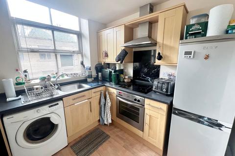1 bedroom flat for sale, The Park, Kirkburton, HD8