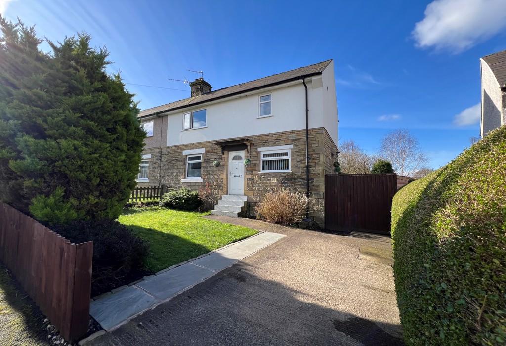 Dallam Grove, Shipley, West Yorkshire 2 bed semidetached house for