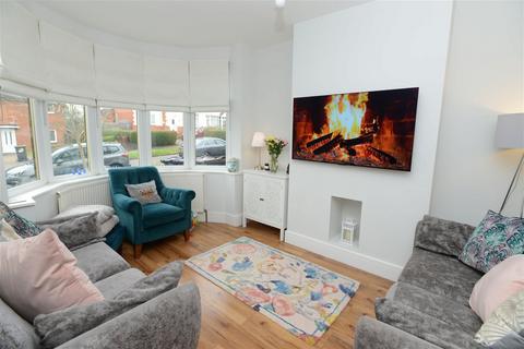 3 bedroom semi-detached house for sale, Bradstock Road, Birmingham B30