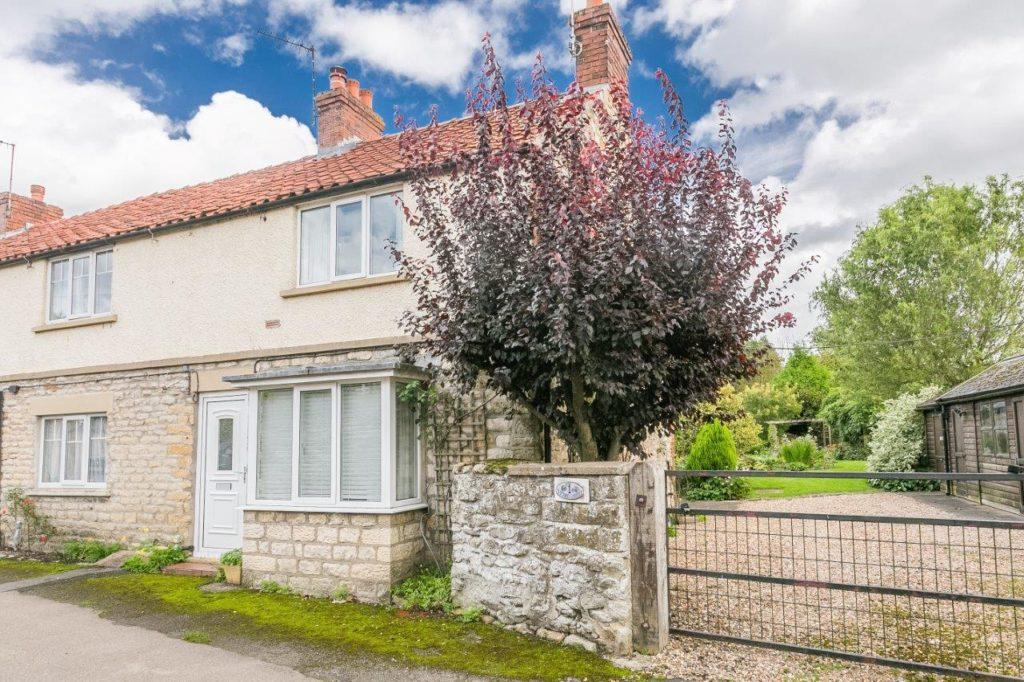 Victoria Gardens, Sinnington, York 2 bed end of terrace house for sale