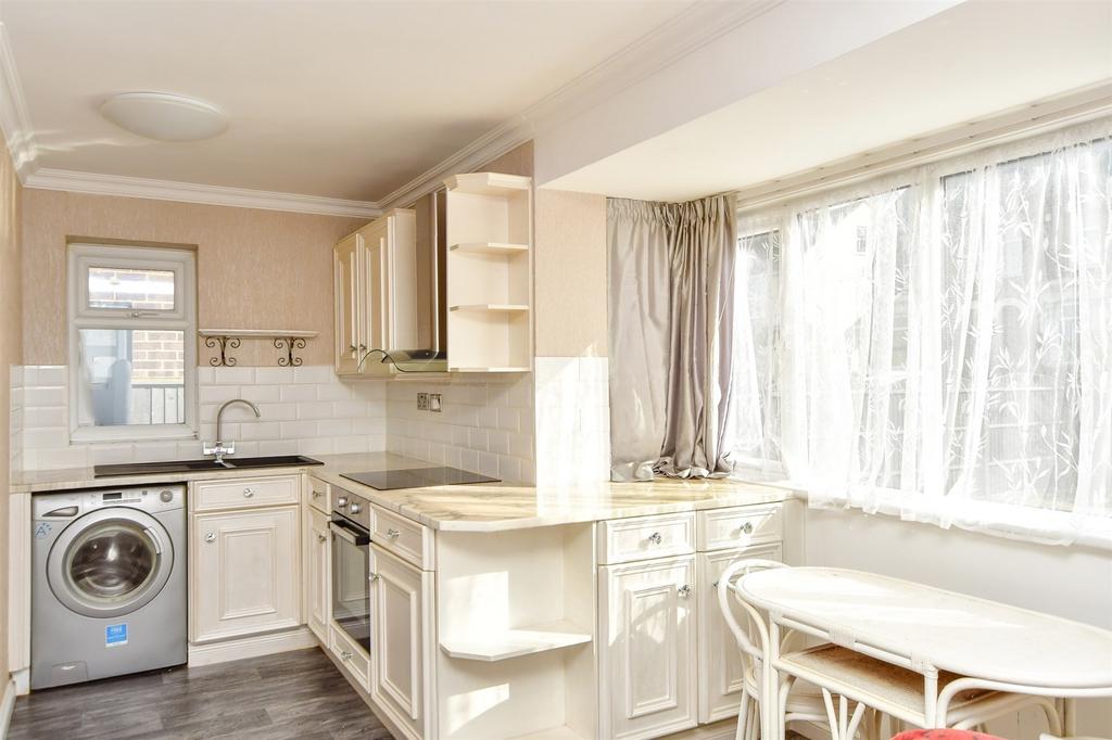 Kitchen/ Bedroom/ Living Area