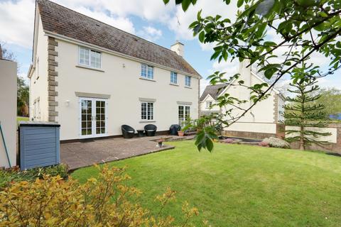 4 bedroom detached house for sale, 3 Smithyman Court, Newnham, Gloucestershire. GL14 1SA