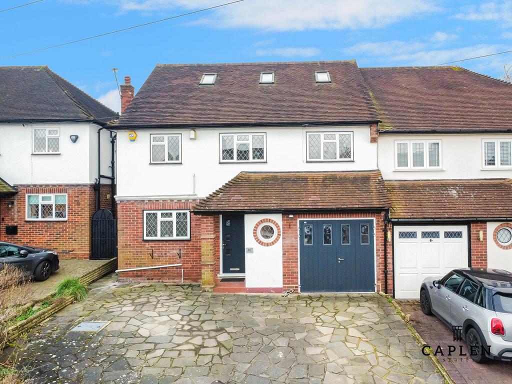 Dickens Rise, Chigwell, IG7 4 bed semidetached house £1,100,000