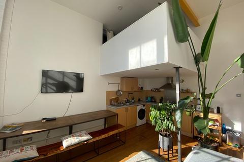 2 bedroom flat to rent, Grenier Apartments, SE15