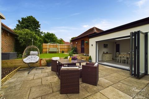 3 Amblers Way, Padbury, Buckingham, MK18 2BT