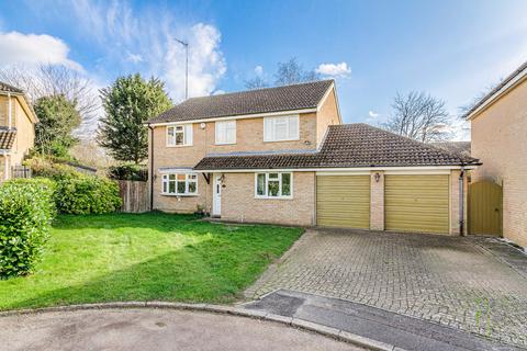 4 bedroom detached house for sale, Fienesgate, Northampton, NN4