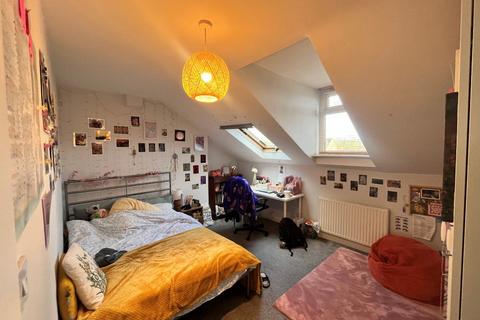 4 bedroom terraced house to rent, Birch Lane, Manchester M13