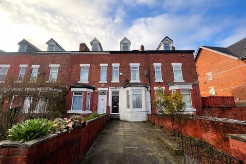 4 bedroom terraced house to rent, Birch Lane, Manchester M13