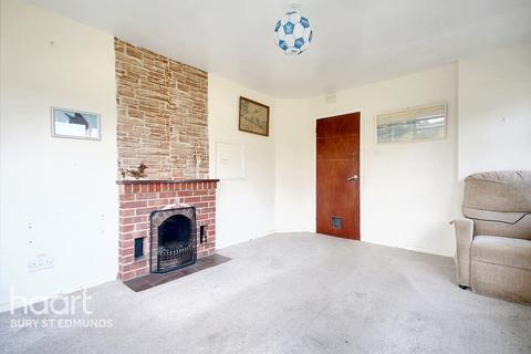 3 bedroom chalet for sale, Mere Close, Great Barton, Bury St Edmunds