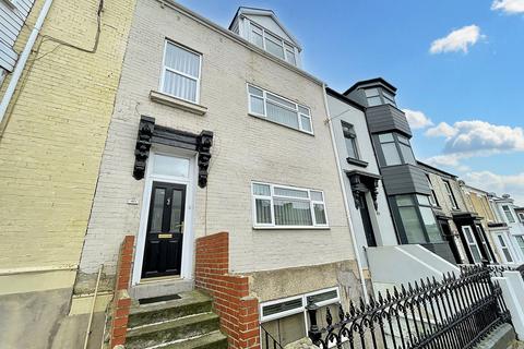 6 bedroom townhouse for sale, Baring Street, Lawe Top, South Shields, Tyne and Wear, NE33 2DR