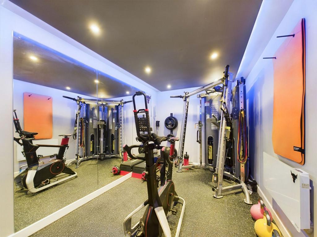 Gym/fitness room
