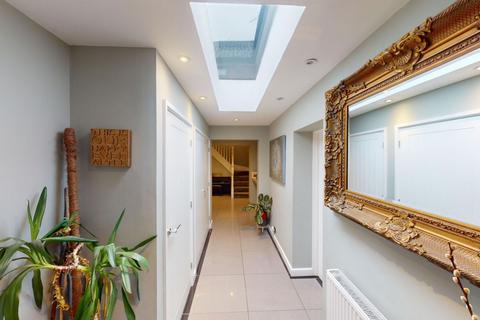 9 Lockwood Close, Northampton, NN2 7SS