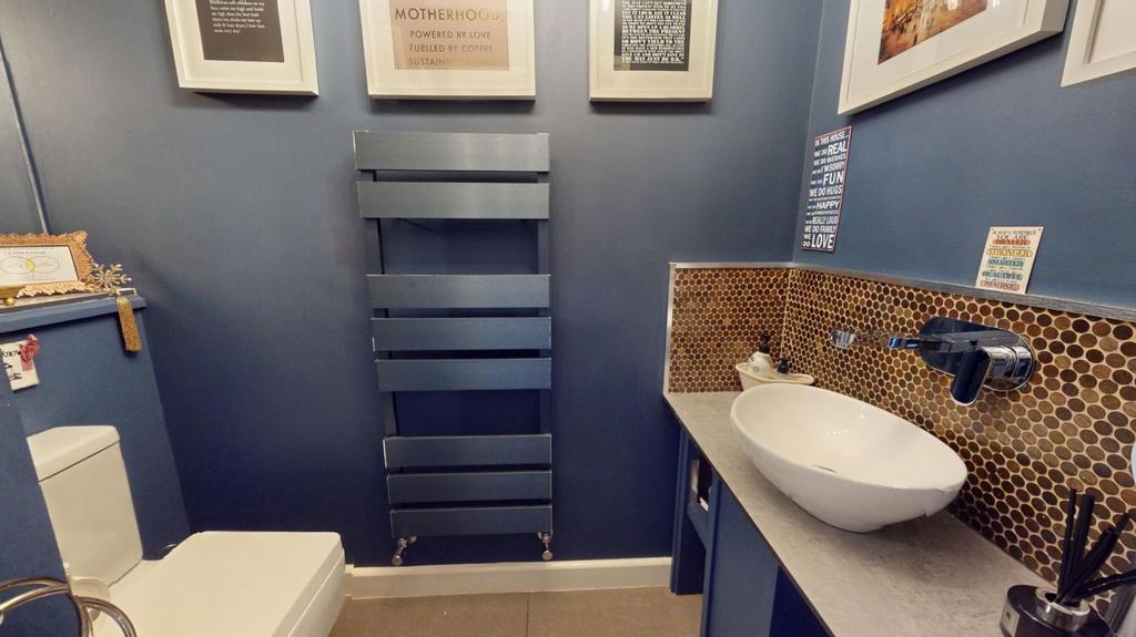 Downstairs cloakroom/wc