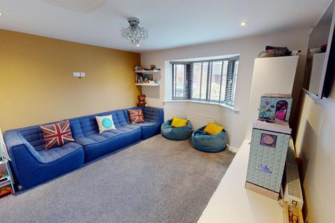 9 Lockwood Close, Northampton, NN2 7SS