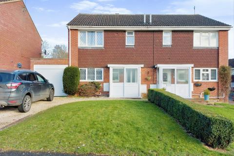 3 bedroom semi-detached house for sale, Sussex Drive, Banbury OX16