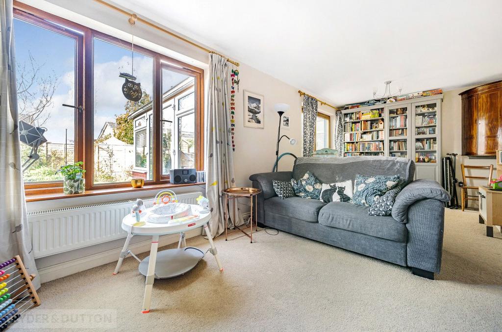Green Lane, Hadfield, Glossop, Derbyshire, SK13 3 bed semidetached