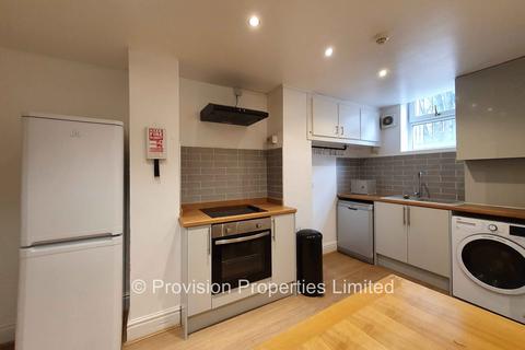 5 bedroom terraced house to rent - Delph Lane, Woodhouse LS6