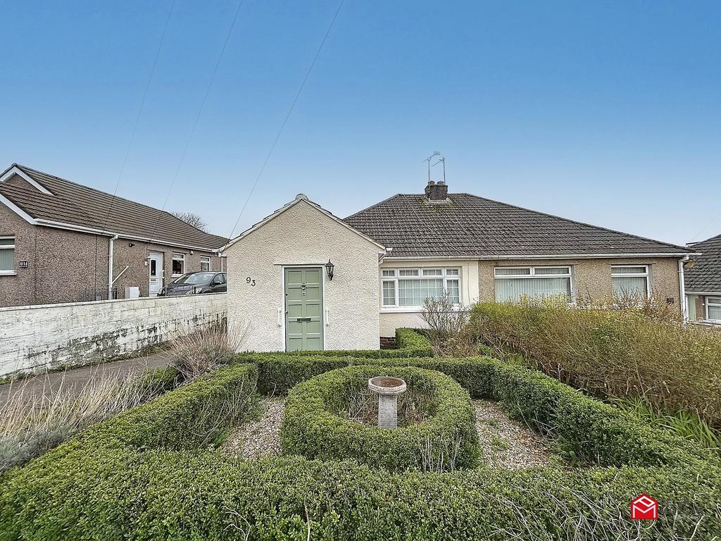 Merlin Crescent, Bridgend, Bridgend County. CF31 4QN 3 bed semi