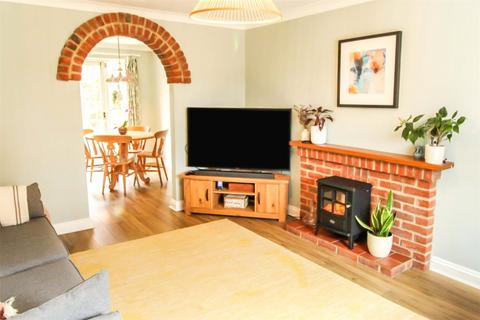 2 bedroom end of terrace house to rent, Coppercourt Leaze, Wimborne, Dorset, BH21