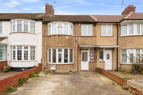 18 Windsor Gardens, Hayes, UB3 1QY