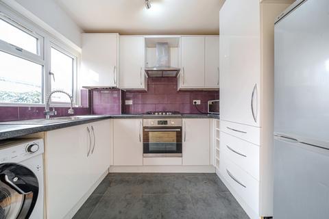18 Windsor Gardens, Hayes, UB3 1QY