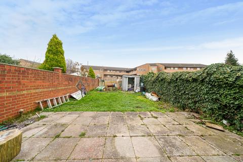 18 Windsor Gardens, Hayes, UB3 1QY