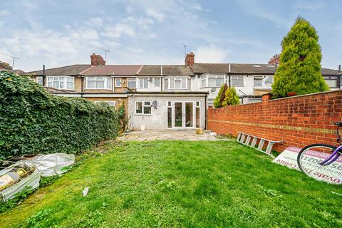 18 Windsor Gardens, Hayes, UB3 1QY