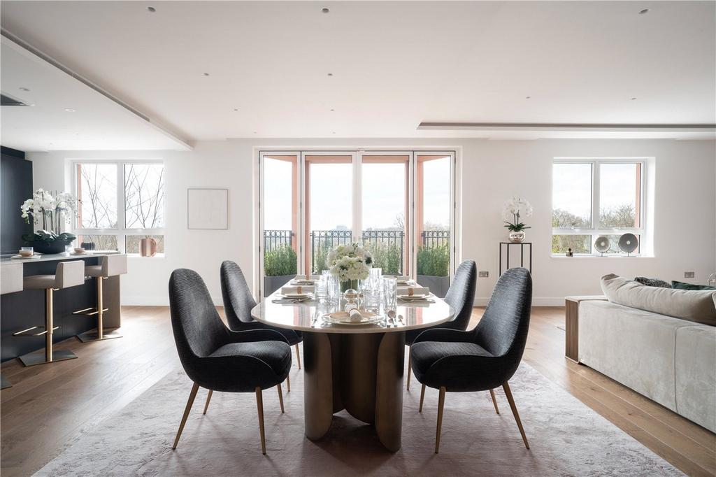 Bayswater Road, London, W2 2 bed apartment for sale £2,630,000