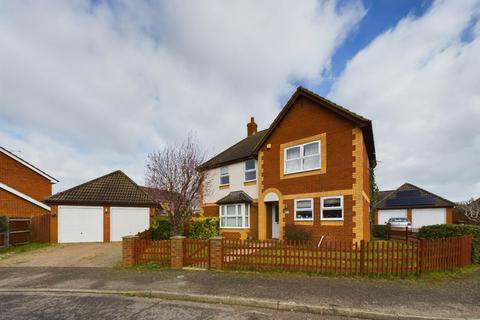 4 bedroom detached house for sale, Chaffinch, Aylesbury HP19