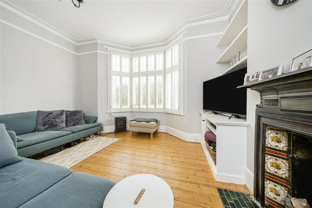 St Anns Hill, London 2 bed apartment for sale £612,500
