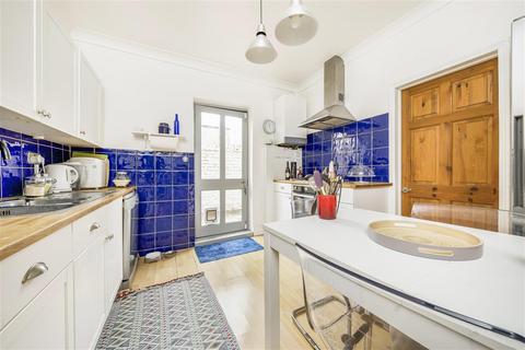 2 bedroom apartment for sale, St Anns Hill, London