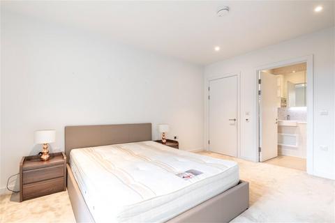 3 bedroom maisonette to rent, Heygate Street, London, SE17