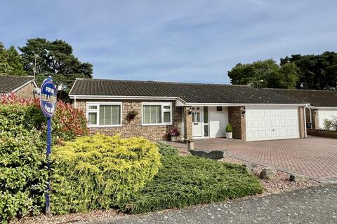 3 bedroom detached bungalow for sale, Craigside Road, St Leonards, BH24 2QX