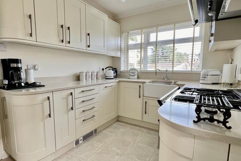 5 Craigside Road, St Leonards, Ringwood, BH24 2QX