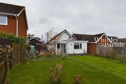 2 bedroom detached bungalow for sale, Louies Lane, Roydon