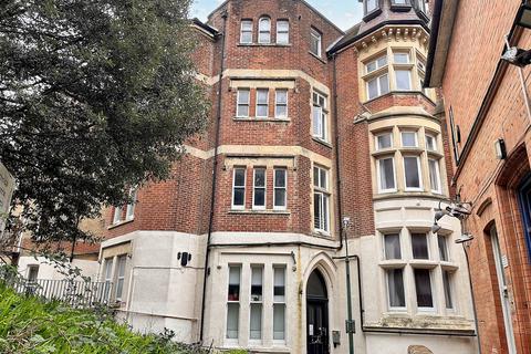 2 bedroom flat for sale, Old Christchurch Road, Bournemouth BH1