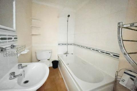 2 bedroom flat for sale, Old Christchurch Road, Bournemouth BH1