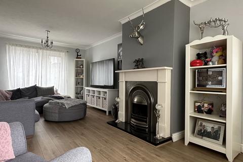 5 Clyde Avenue, Hebburn, NE31 2JN