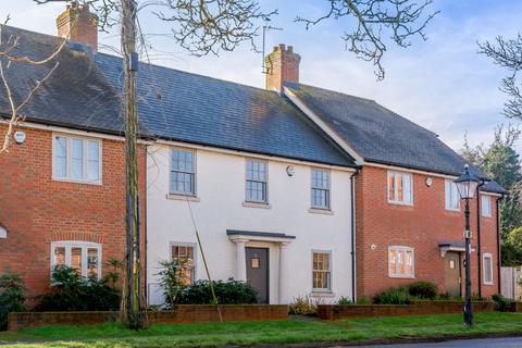 4 bedroom terraced house for sale, Farnham Road, Odiham, Hampshire