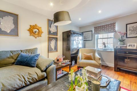 2, Lancaster Cottages Farnham Road, Odiham, Hook, RG29 1LH