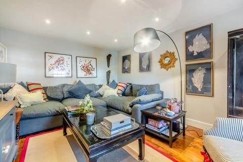 2, Lancaster Cottages Farnham Road, Odiham, Hook, RG29 1LH