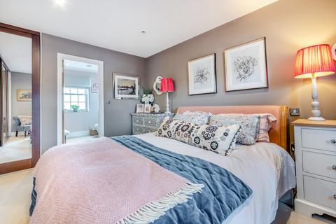 2, Lancaster Cottages Farnham Road, Odiham, Hook, RG29 1LH